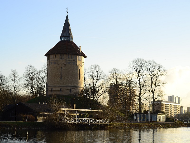 Image of WIllowpond Park and the old water tower in Malmö