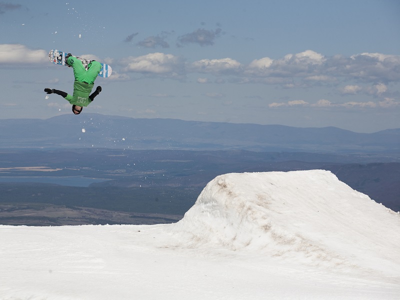 Image of a backflip in Borovets