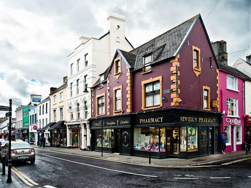Image of a street in Killarney, Ireland