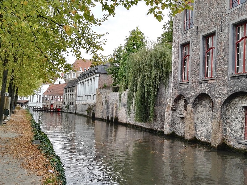 Image of a canal in Bruges