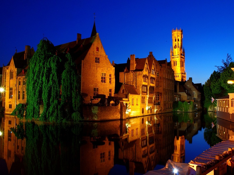 Photo of the old part of Bruges in the night