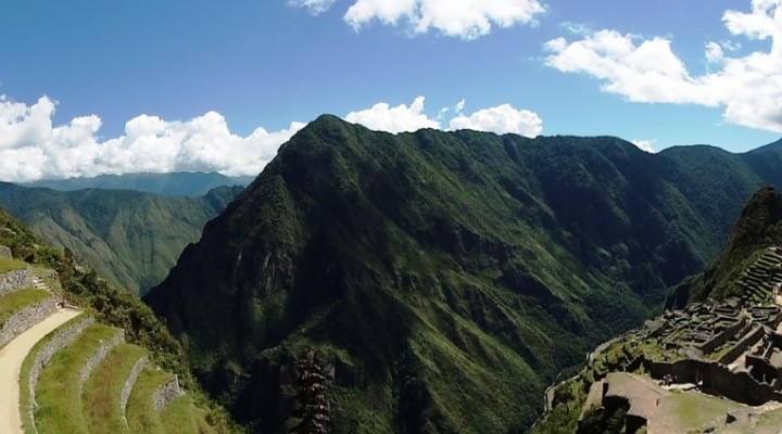 Image of a valley in Machu Picchu, Peru